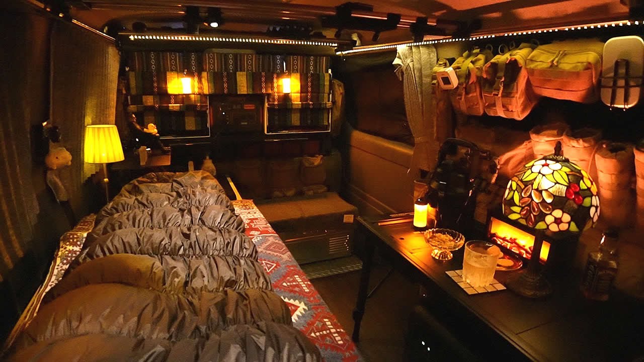 Stealth Car Camping | Расслабляющий дождь & спокойная ночь с бокалом | Van Camper ASMR
