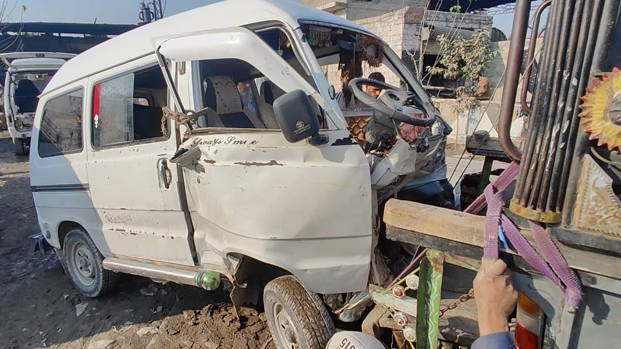 Unbelievable Process! Accident Old Suzuki Bolan Complete Restoration by the local shop 