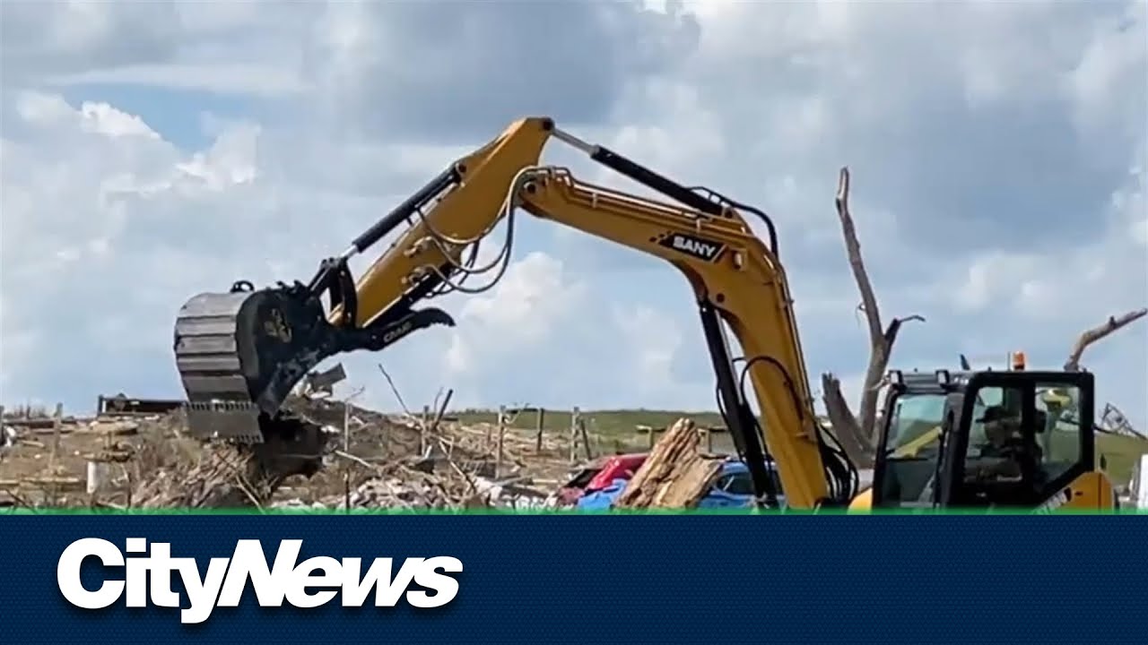 Alberta tornado causes major scare for residents