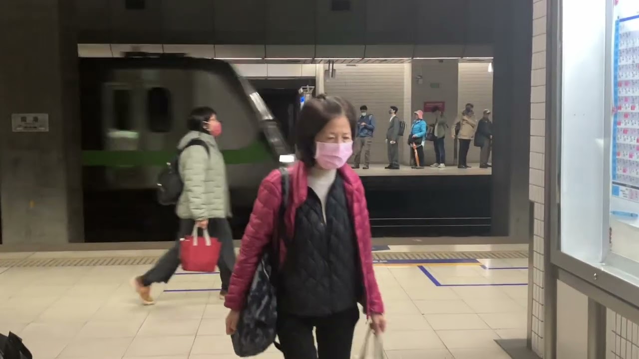 3/4日台鐵南港車站列車