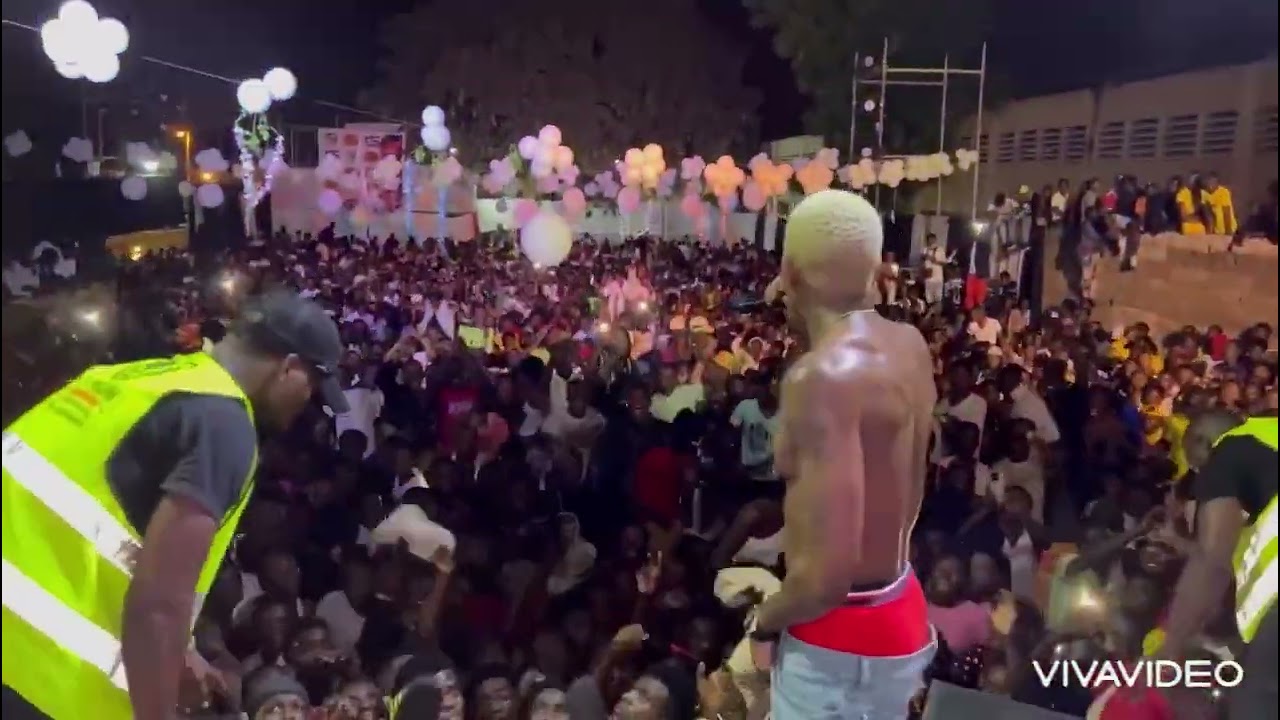 johnny berry arrasa na atuação em luanda e ganha a gala
