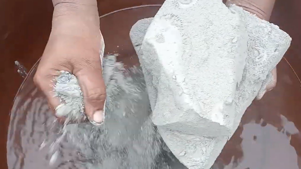 ASMR Relaxing silky smooth white 🤍 powdery full Dusty dipping crumble in 🌊🥶🏖️