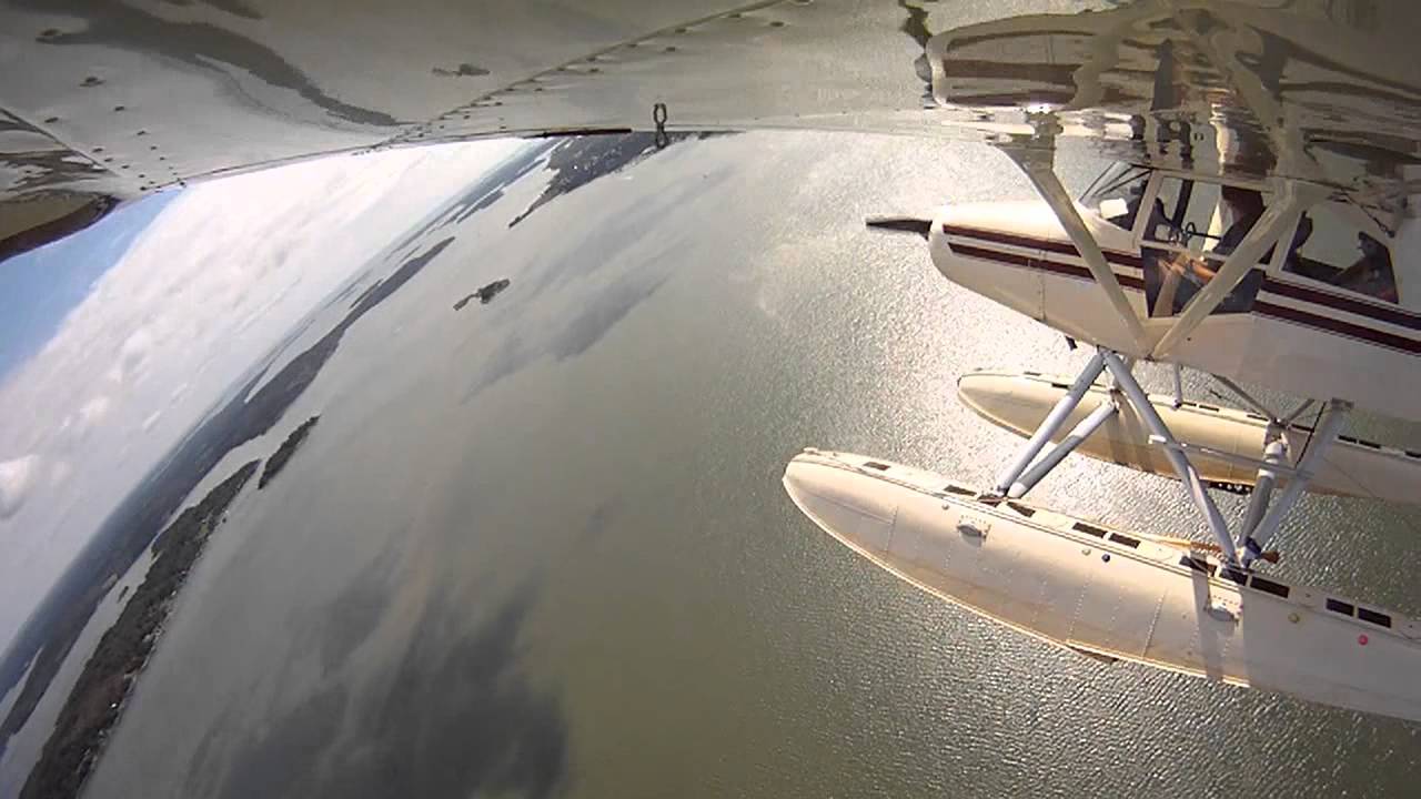 Riding the wing tip on the Maule M4 SE-KCO over Mariehamn, &Aring;land