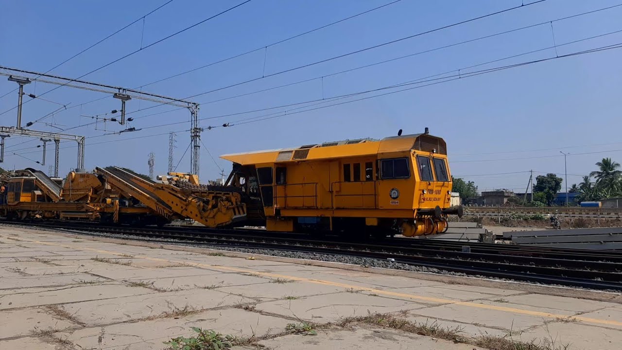 Train Videos Indian Railways | track laying machine india | mfi track machine | duomatic machine