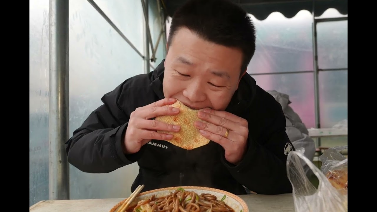 开车111公里！从石家庄到安国，只为吃大集20年炸酱饸饹！7元一大碗，配上马蹄烧饼夹肉，太香了！最后这家细条饸饹，也是一绝！