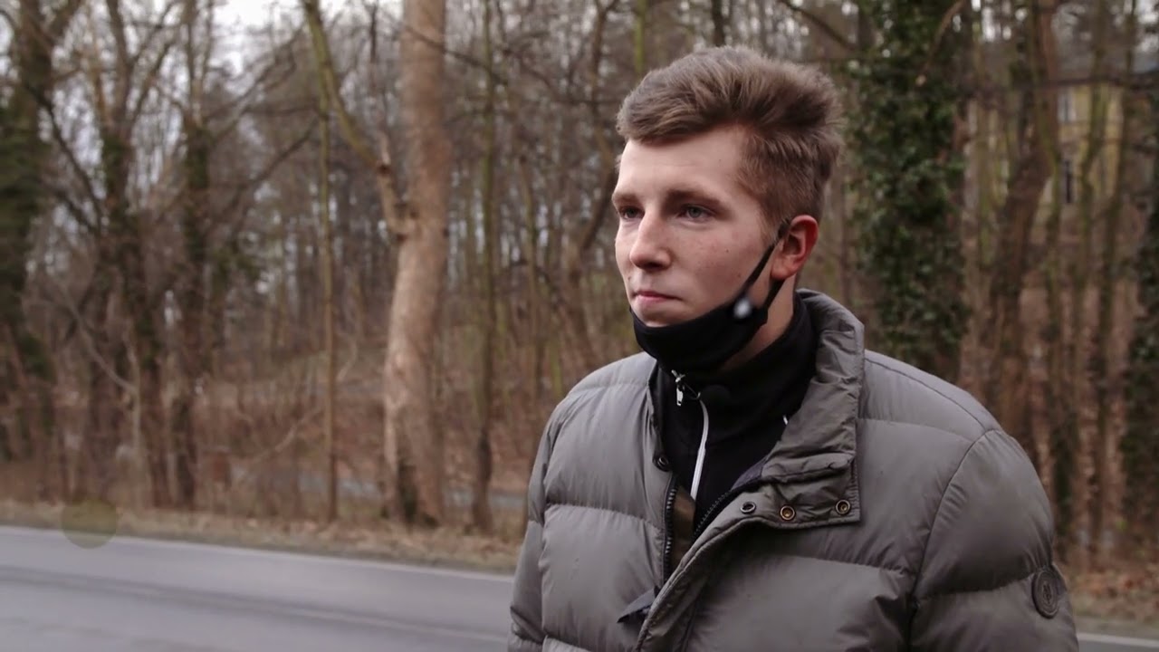 Niepełnosprawny, porzucony przez rodzinę Kacper śpi na klatkach schodowych - CZ.2 (UWAGA! TVN)