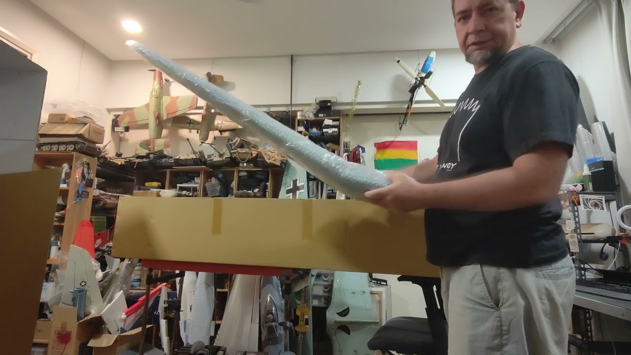 Phoenix 2.4m Ju-87B Stuka unboxing