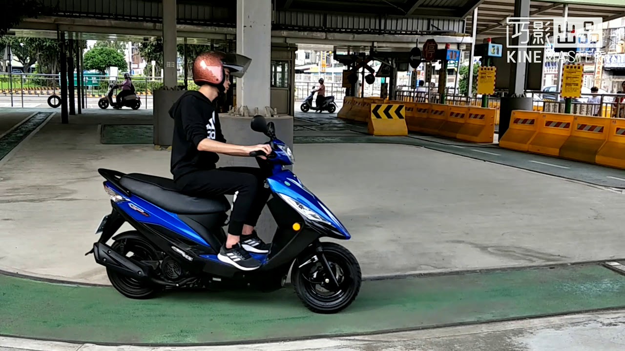 觀摩考機車駕照