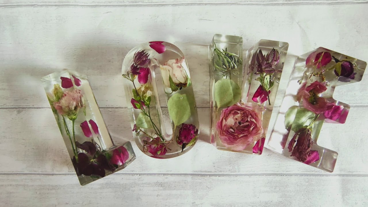 Ad for virtual wedding fair - flowers preserved in resin