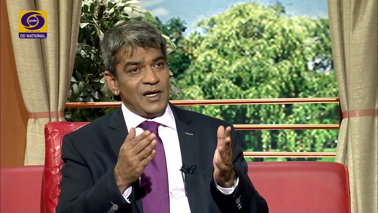 Aaj Savere - An interview with -  Shankkar Aiyar, Journalist and analyst