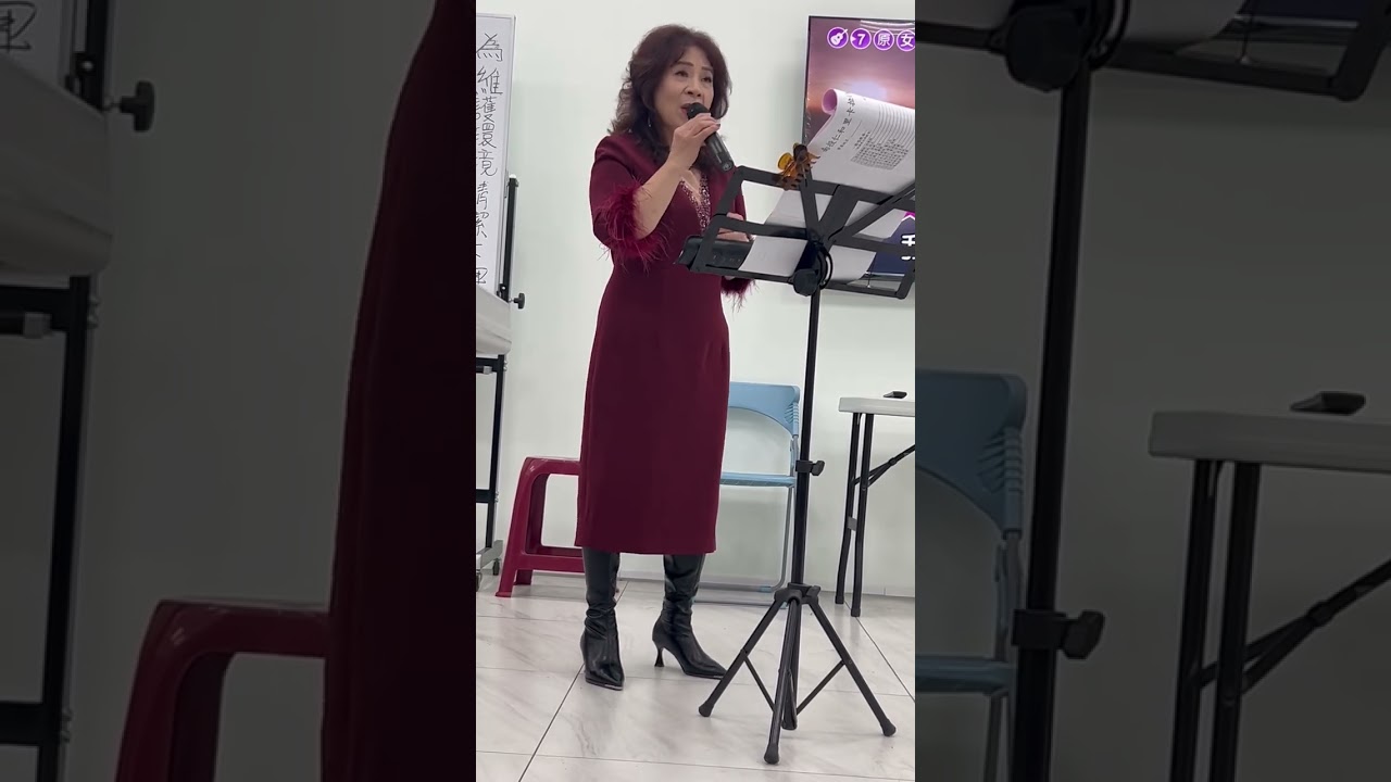草屯炎峰天慧班第三期歌唱教學             講師：溫天慧（淑惠）                    第一次示範演唱歌曲：浴火鳳凰-楊靜