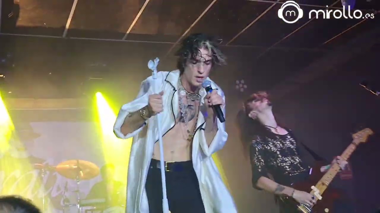 AMOR AMOR de ULTRALIGERA en la Sala Wolf de Barcelona 29/11