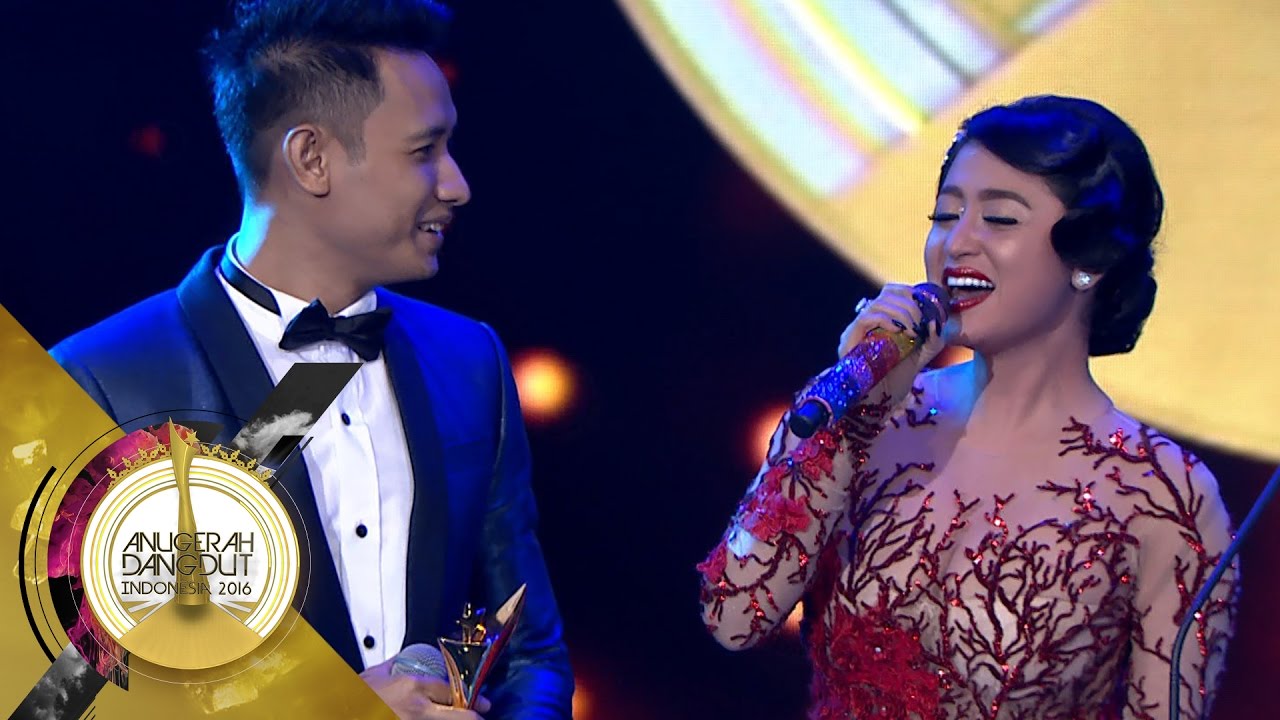 Cieee Romantisnya Dewi Perssik Nyanyi Buat Mas Tedjo (Lian Firman) -  ADI 2016 (5/12)