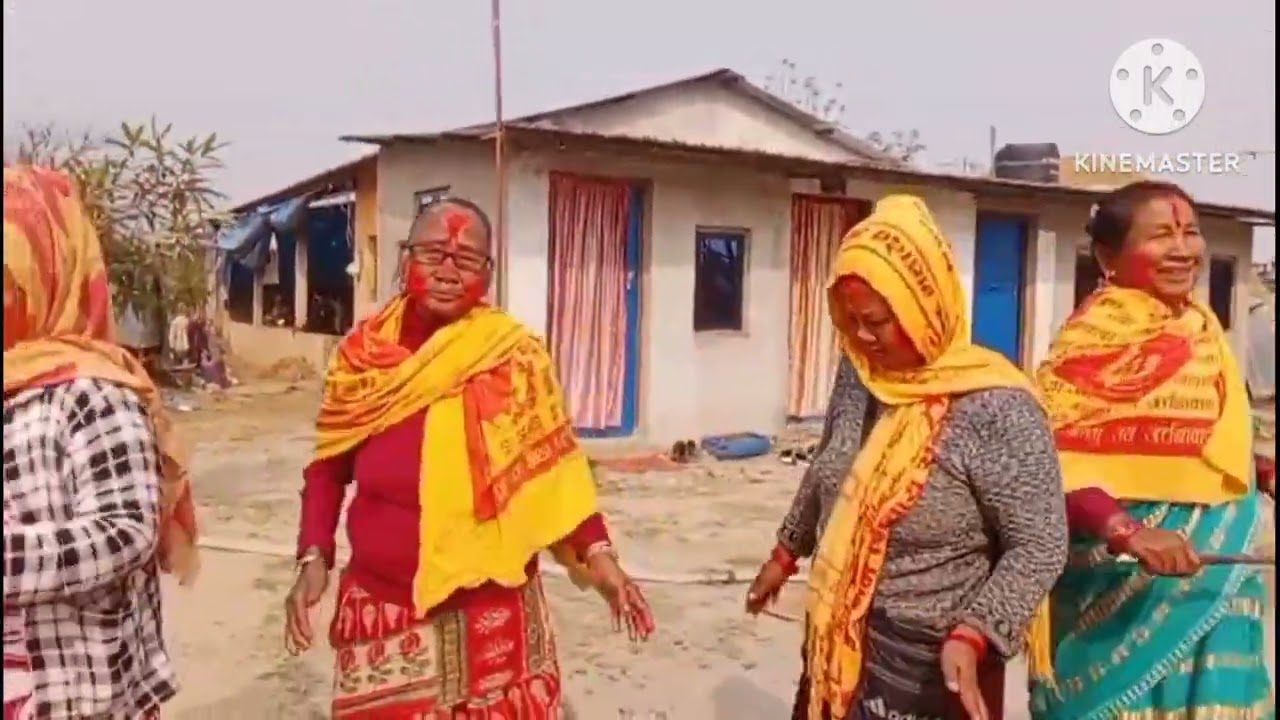 ॐ श्री अर्चना बाबा दिव्य धाममा भक्तहरु होलि मनौदै