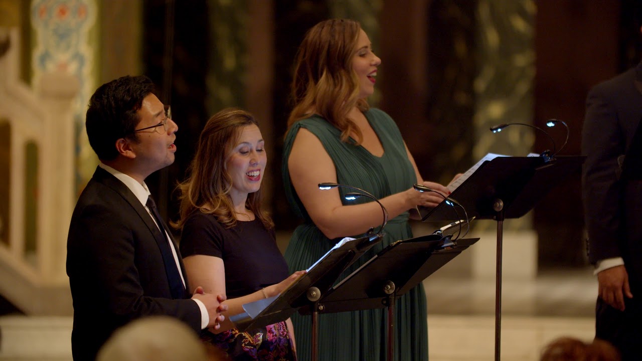 Chicago a cappella sings Gene Puerling's rendition of 'Deck the Halls.'