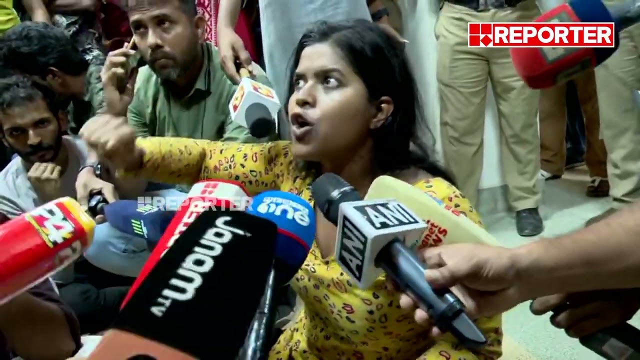 'SFI പറയുന്നത് കേട്ട് ഓഛാനിച്ച് നിൽക്കുകയാണ് കേരള പൊലീസ്'  | Kerala University Youth Festival