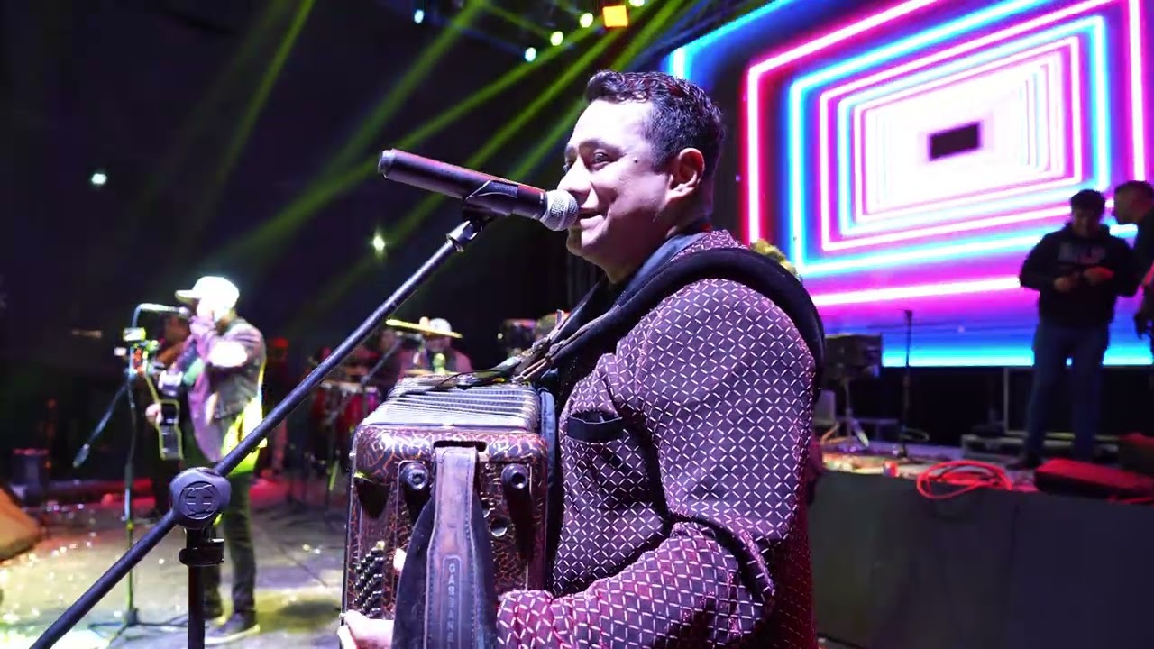 Lamento de Amor, Amor de Habitación (En Vivo) · Bertín y Su Condesa