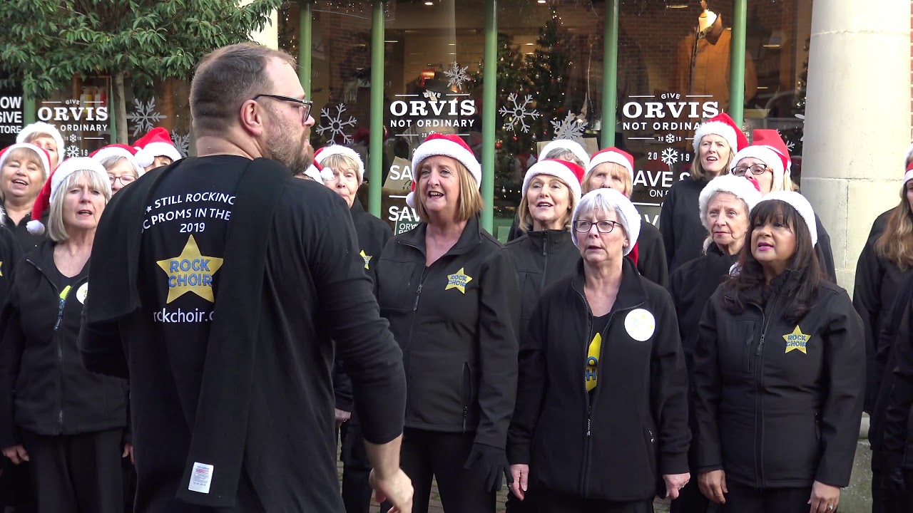 Farnham Rock Choir Sings in Lion & Lamb Yard 7th December 2019