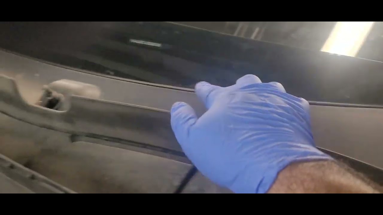 Volvo xc90 windshield replacement Ahr ontario ltd 416-389-1665 Amir