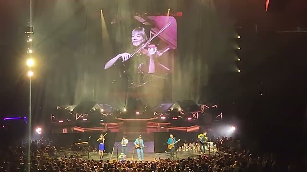 The Lumineers Automatic World Tour 2025 at the Chase Center