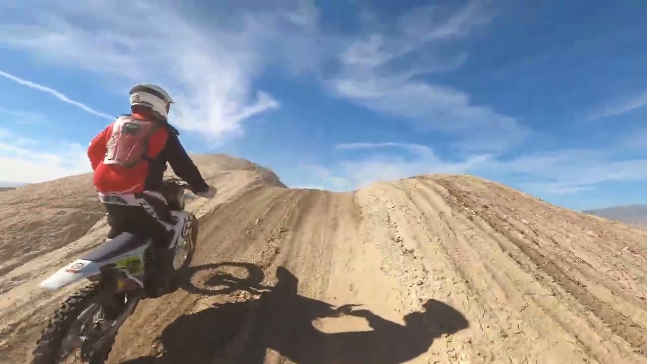 CRUISIN THE TRAILS OF OCOTILLO WELLS.#moto #dirtbikeadventures #motocross #motorcycle #beer