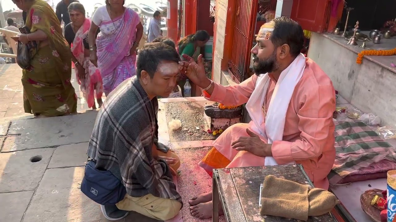 A Hindu priest giving me a blessing
