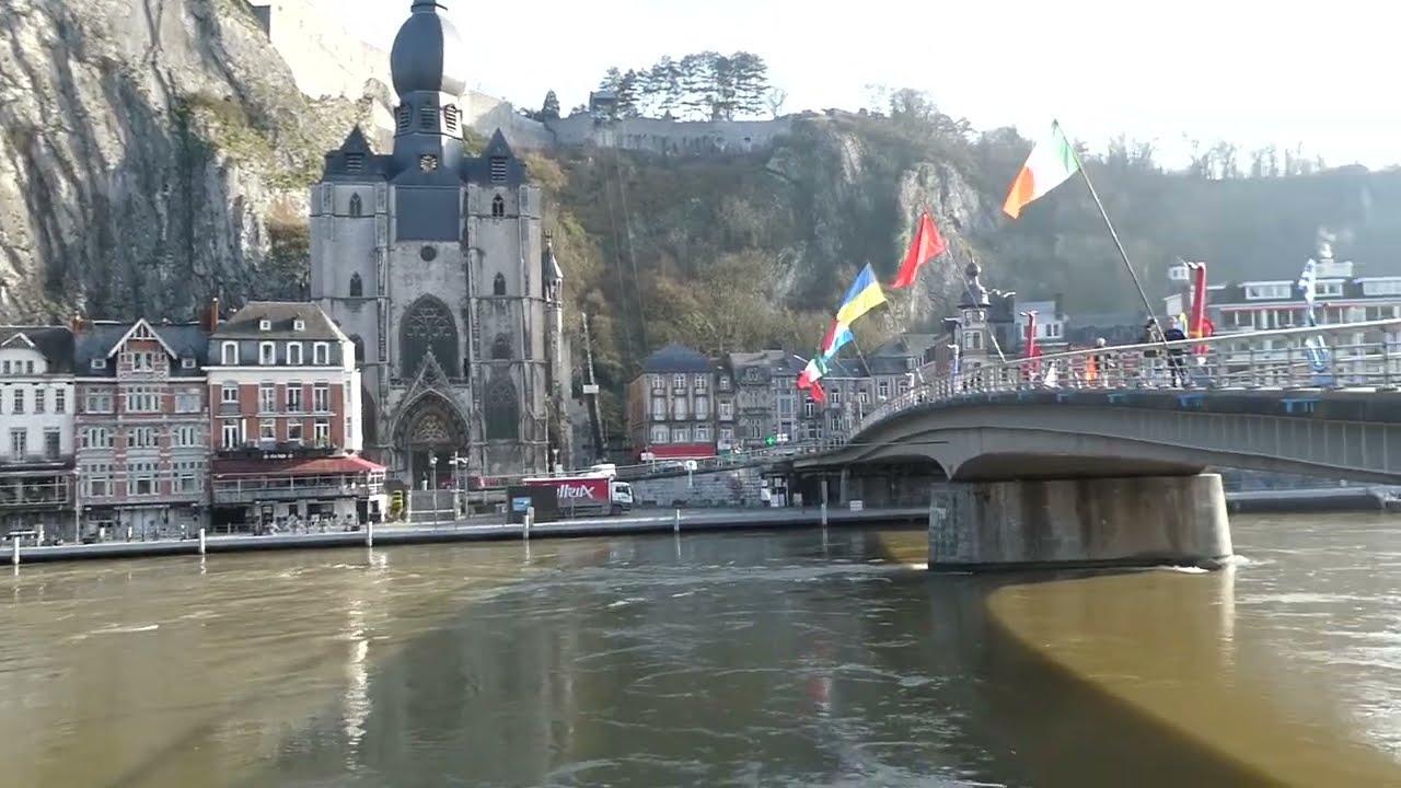 Enfin un ciel bleu! La Meuse et la citadelle le 26 février 2026