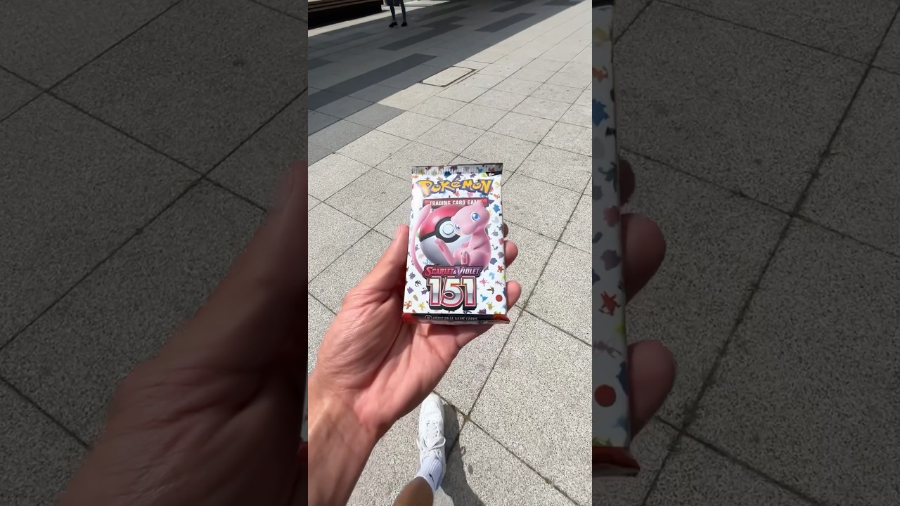 Otworzyłem NAJDROŻSZĄ paczkę z Automatu Pok&eacute;mon 🔥 CHARIZARD?!