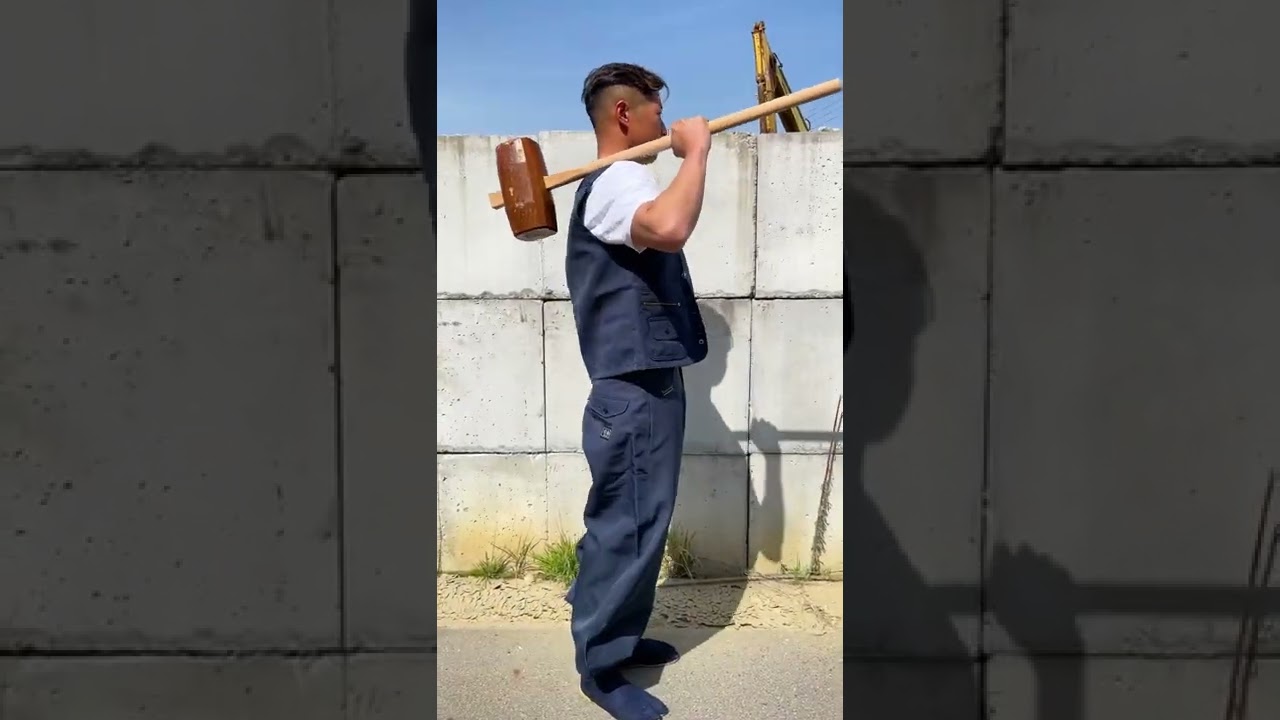 【職人】どっちの作業着がイイですか？ #Shorts