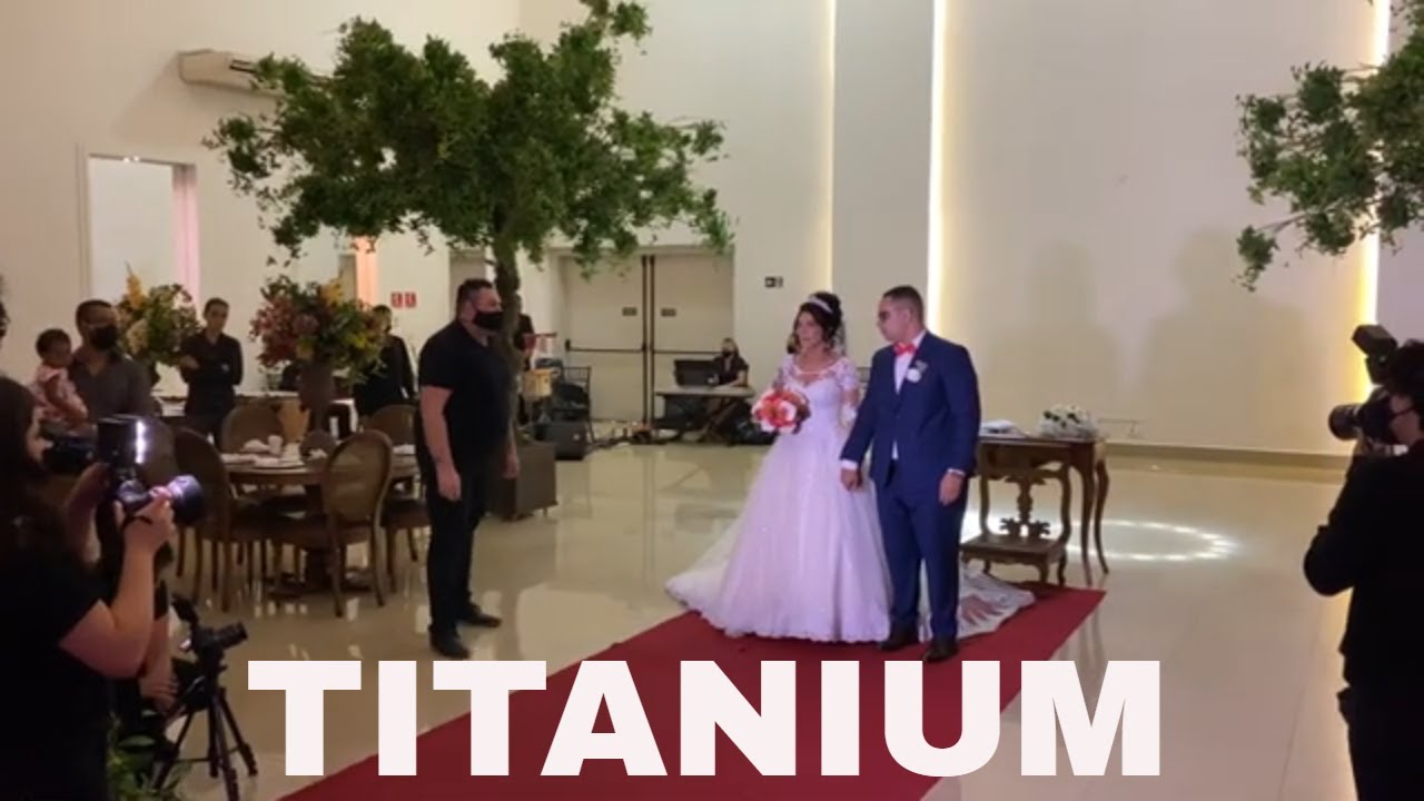 CASAMENTO CCB MANSÃO ISADORA CORTEZ BUFFET EVENTO PERFEITO SAIDA NOIVOS COVER DAVID GUETTA TITANIUM