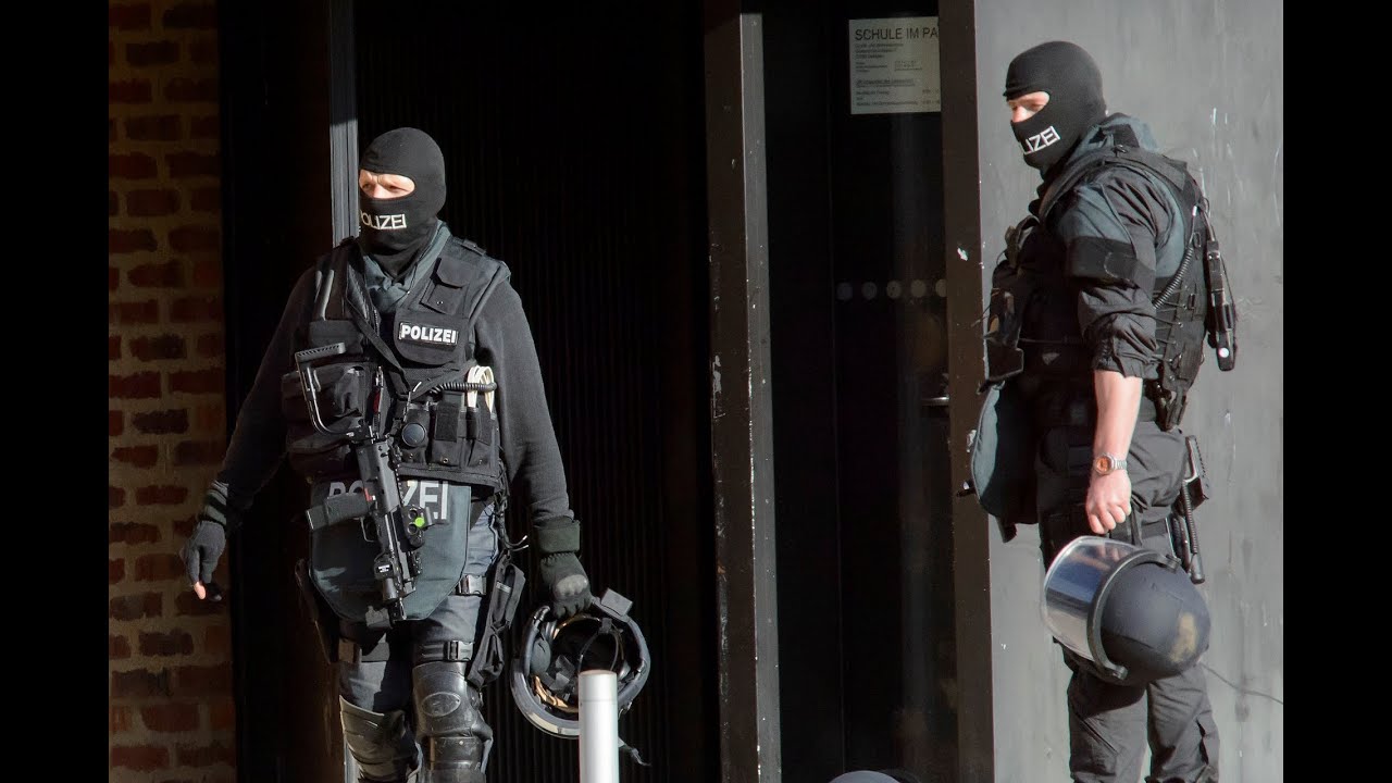[AMOK-ALARM AN SCHULE IN OSTFILDERN] +++ GROSSEINSATZ VOM SEK +++