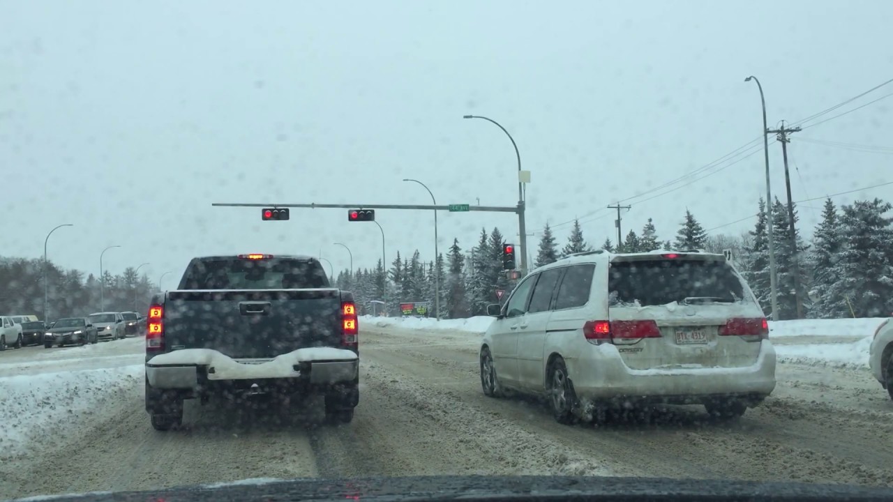 Edmonton   driving in a snowy day, winter 2020