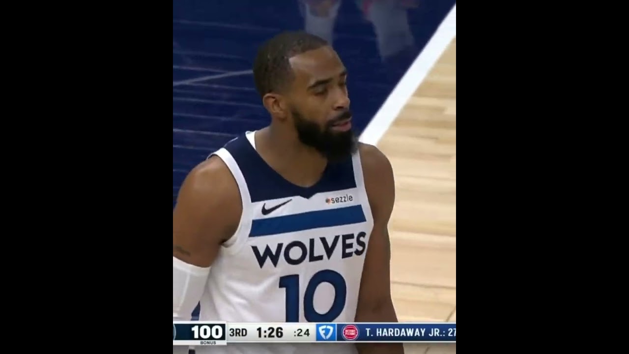 Ant got a tech for flexing on the bench 😅