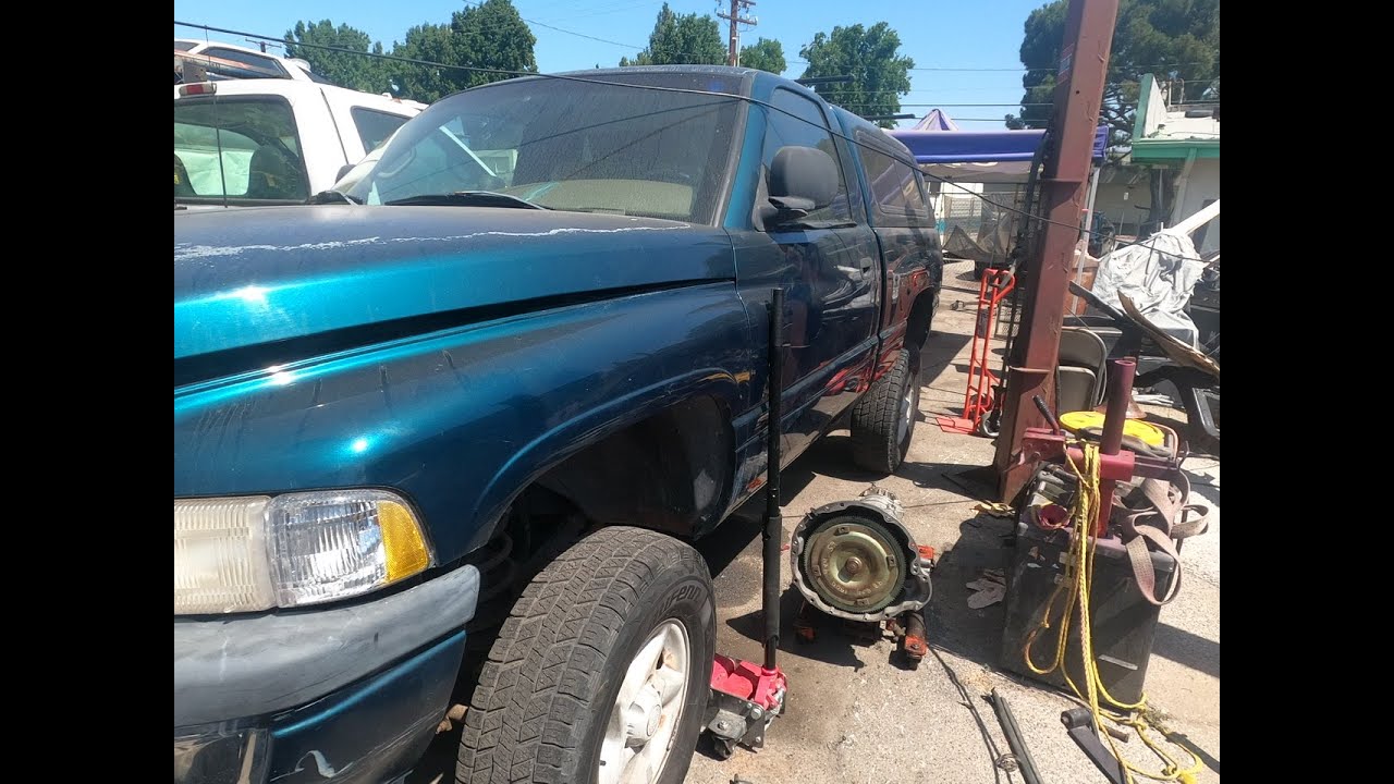 Установка трансмиссии | Dodge Ram 1500 4x4 1998 года