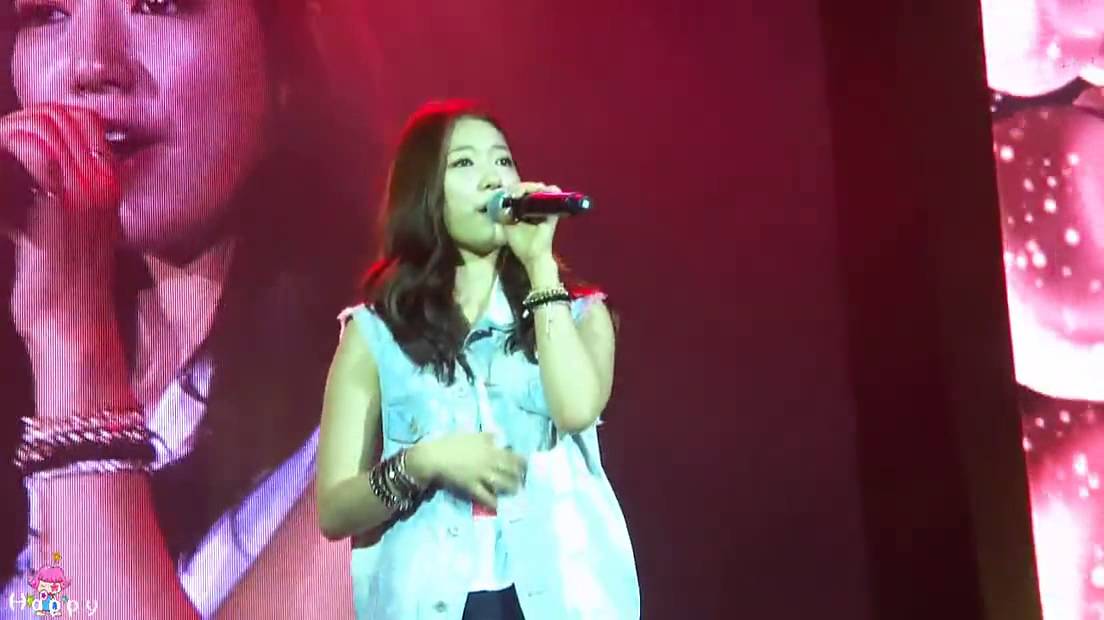 Park Shin Hye in Kiss of Angel Shangahai 2013 sings (The Day We Fall In Love) HD