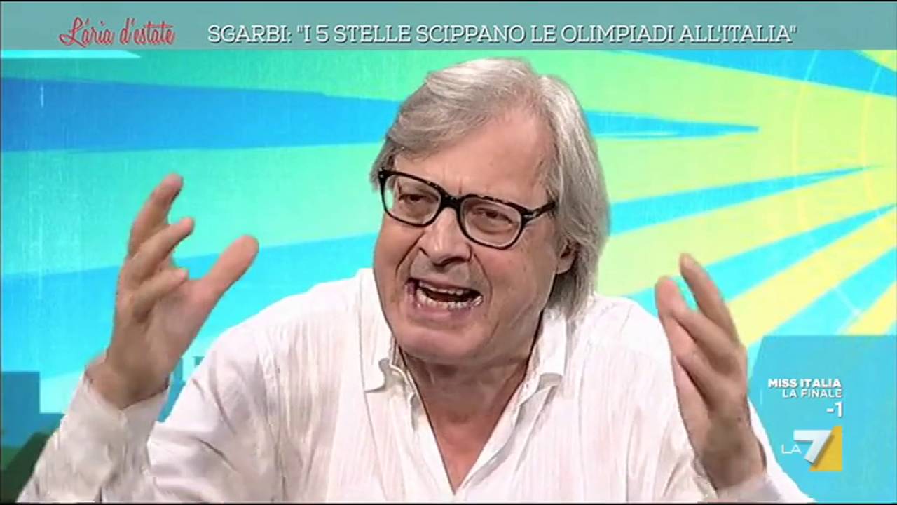 Vittorio Sgarbi: 'Raggi bambolina imbambolata, Grillo minorato al potere, sono come la mafia!'
