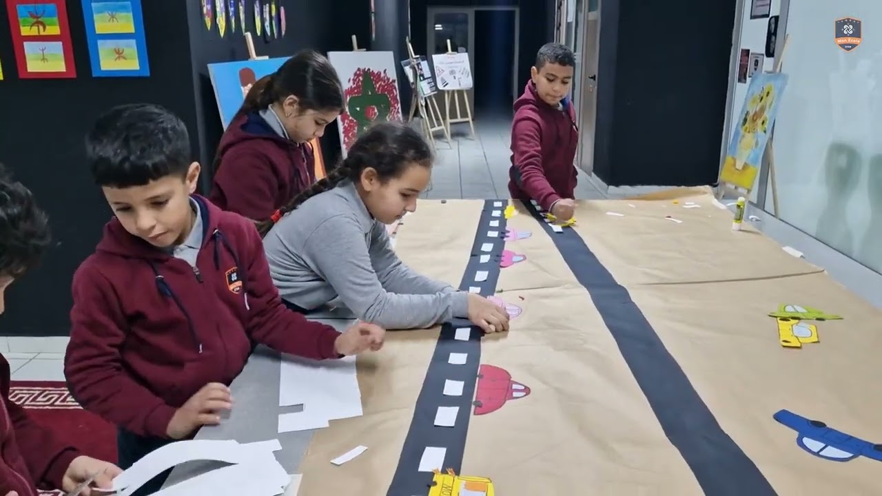 🚦 من أجل خطوة آمنة… تلاميذ الثالث ابتدائي يتعلمون قواعد السلامة الطرقية