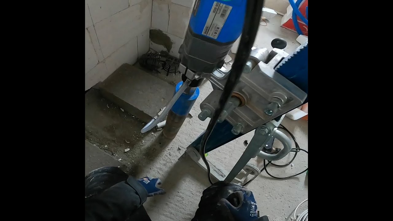 Wiertnica koronkowa Baier Wiercenie w betonie otwor&oacute;w pod piony instalacji grzewczej