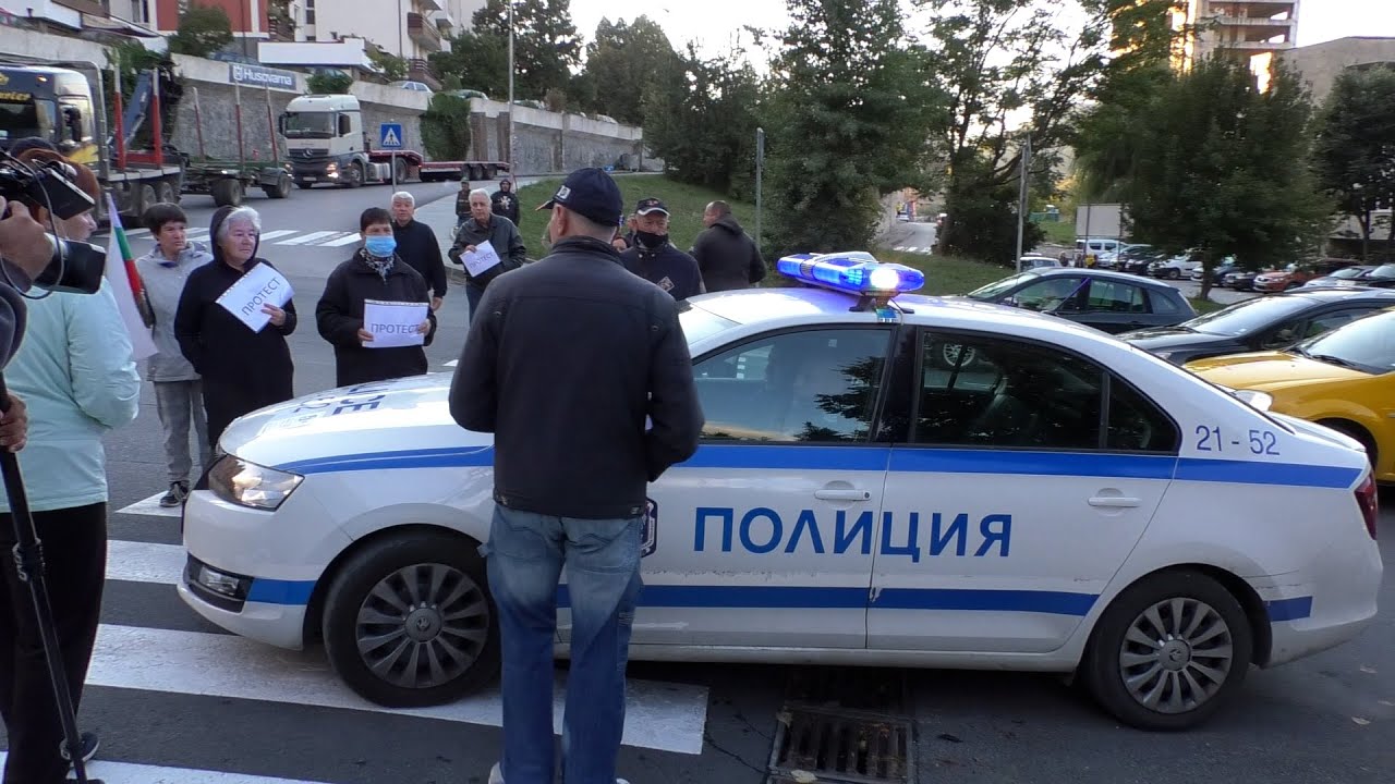 За повече от час бе блокирано най-голямото кръстовище в Смолян