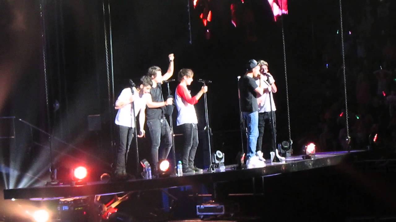 One Direction - Moments (Sydney 24/10/13)
