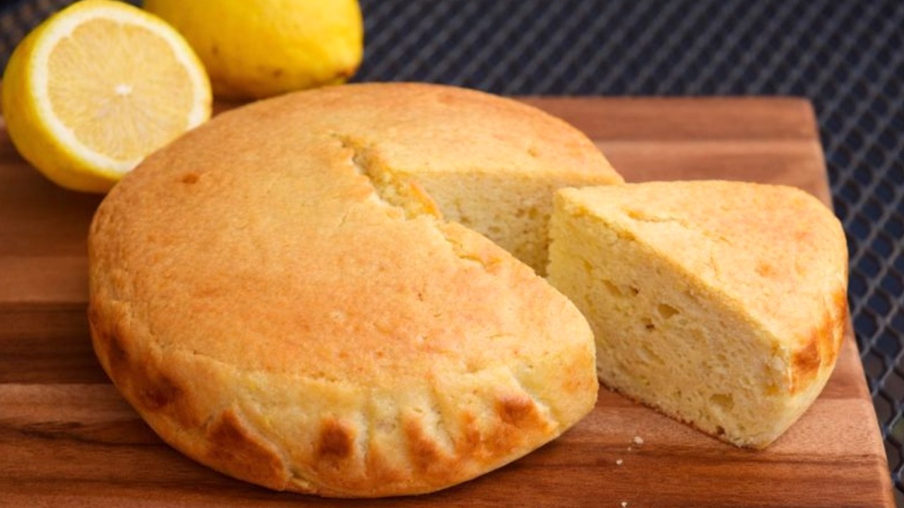 Простой лимонный йогуртовый кекс. Без масла, без миксера!
