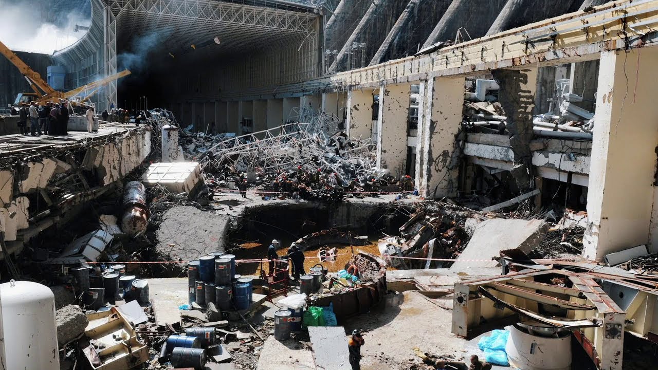 Turbine Destroyed in Sayano-Shushenskaya Dam in Russia #turbine #dam #hydropower #documentary