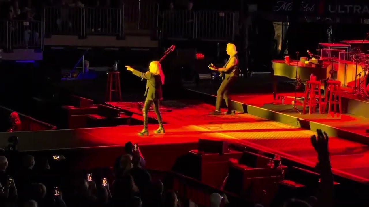 Pat Benatar - Heartbreaker/Ring of Fire Mash up - Live New York City 10/30/25