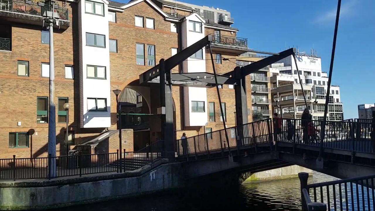 LONDON WALK (2020) --- from GLENGALL BRIDGE to CROSSHARBOUR DLR STATION