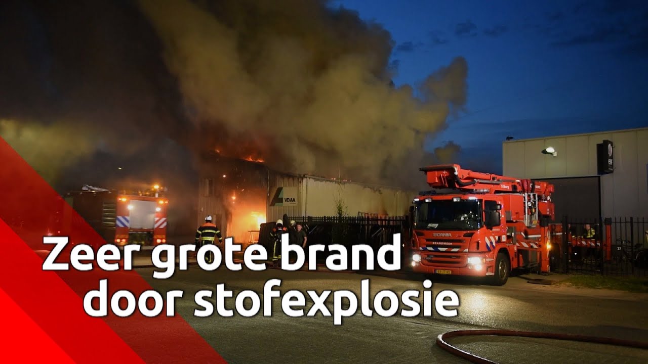 Grote brand door stofexplosie in timmerfabriek Esbeek