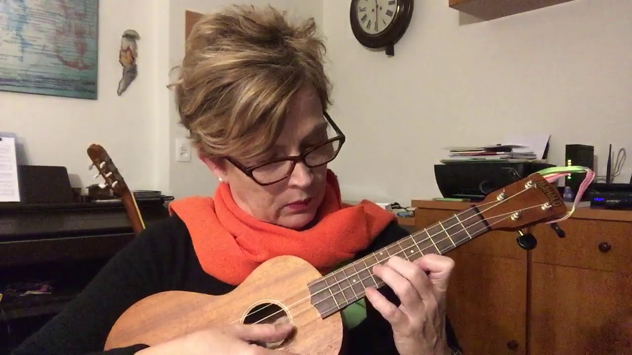 Tocando: Preciso me encontrar - Candeia. Um jeito de tocar!