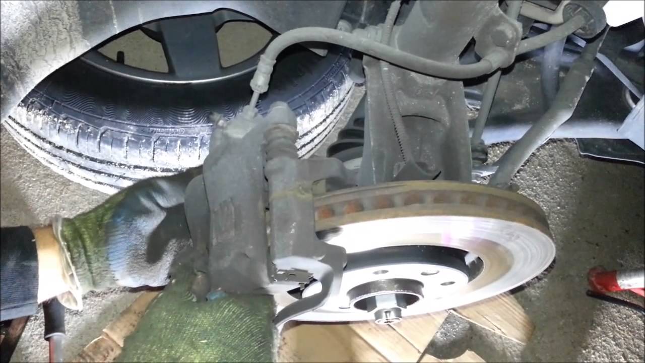 Como mudar as pastilhas de travão num Peugeot 207