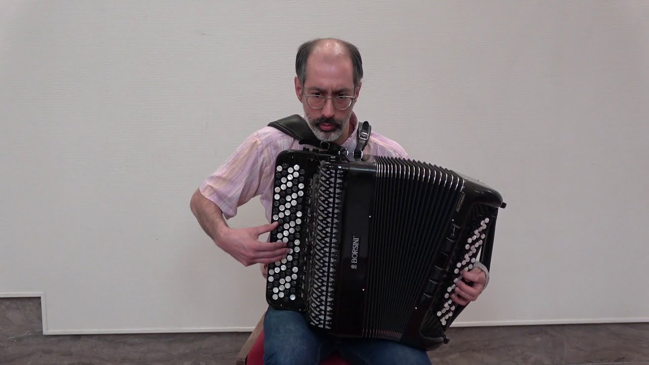 Brahms - Organ choral #10 on the accordion