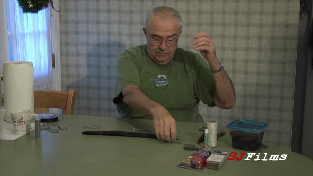 Surf Fishing ; Rigging an eel Al Bentsen's way Surfcasters's Journal video