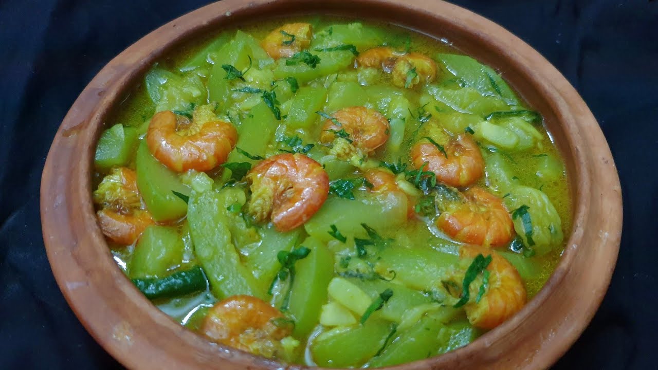 লাউয়ের রং সবুজ রেখে অল্প মসলায় লাউ চিংড়ি রেসিপি। lau shrimp recipe / shrimp curry recipe.